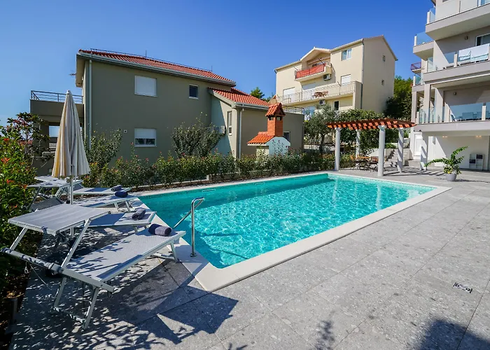 Olive Tree Apartment *